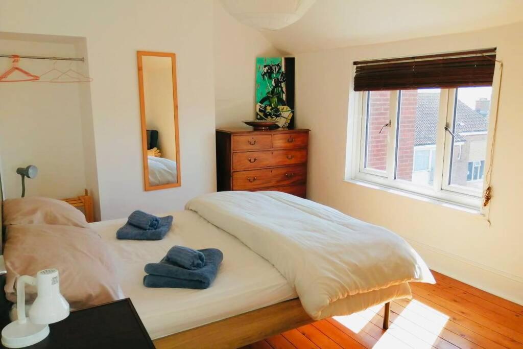 200 Year Old Large Townhouse With Sea Views Villa Scarborough Exterior foto